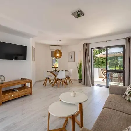 Balaia & Golf Village 364 אלבופיירה
